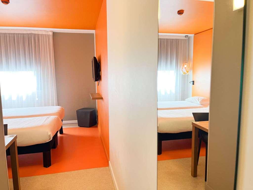 Ibis Styles Nimes Gare Centre Hotel Room photo